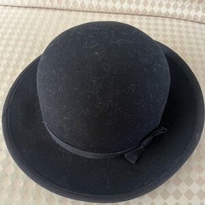 Liz Claiborne wool hat